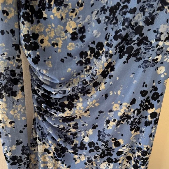 WHBM Elegant Off-The-Shoulder Bodycon Midi Dress with a sophisticated design. - Picture 9 of 15